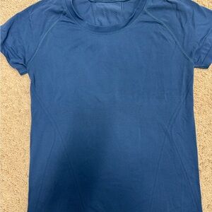Athleta Momentum waist-length Athletic Top
